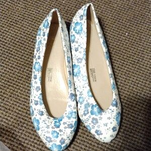 Blue floral flats